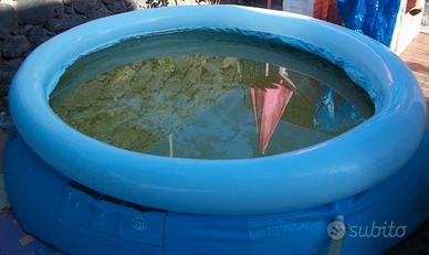 Accessori, piscina, canotto per l'estate