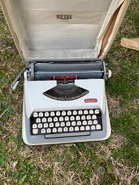 Macchina da scrivere Royalite 120