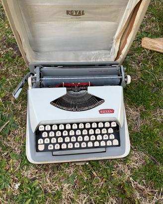 Macchina da scrivere Royalite 120