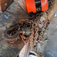 SOLLEVATORE  ARGANO A CATENA