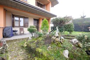 VILLA A SCHIERA A URAGO D'OGLIO