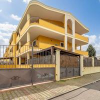 Rifinito trilocale con cantina e box auto