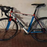 bicicletta da corsa full carbon