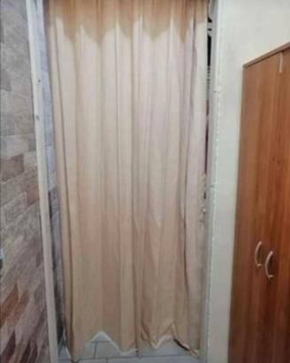 Tenda oscurante a piega fissa. asta compresa