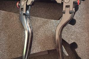 Coppia leve freni “rizoma” per TMax 560