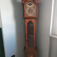 Orologio a Pendolo a Colonna