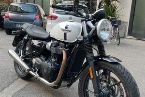 Triumph street twin 900