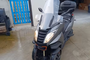 PEUGEOT METROPOLIS RS 400 GUIDA PATENTE B