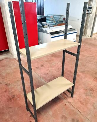 Scaffalatura in ferro usata