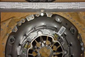 Frizione originale Renault Megane 3 RS 302050034R