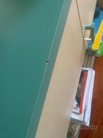 Scrivania e mobile/libreria