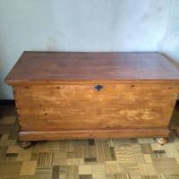 Cassapanca in legno antica