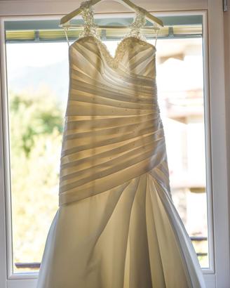 Abito da sposa bianco con velo e copri abito tg44