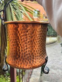 Bricco/contenitore di rame martellato con manico