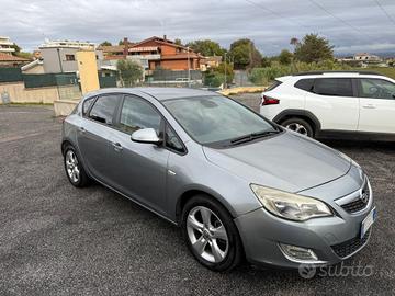 Opel Astra 1.7 CDTI 110CV 5 porte Cosmo