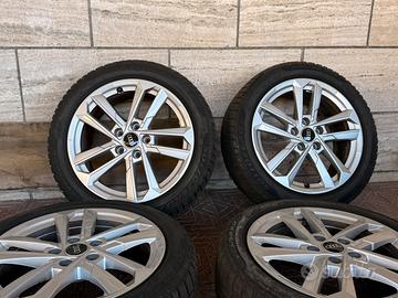 Gomme invernali con cerchi in lega Audi da 17