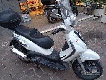 Piaggio Beverly 300 tourer