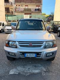 Mitsubishi Pajero 3.2 16V DI-D 3p. GLX Autocarro