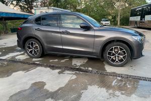 Alfa romeo Stelvio Q4