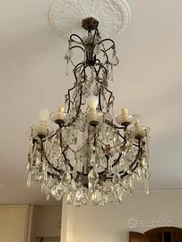 lampadario in ferro battuto e cristalli 