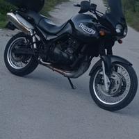 Triumph tiger 900