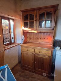 CREDENZA IN LEGNO CON VETRATE STILE ALPINO