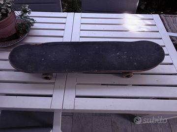 Skateboard skate street