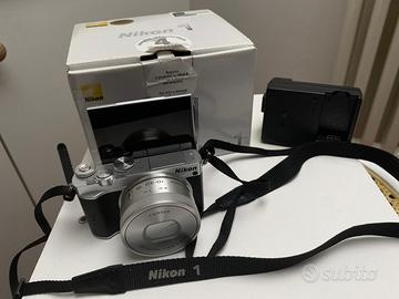NIKON 1J5 Silver fotocamera mirrorless COME NUOVO