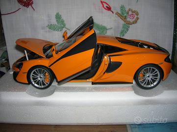 McLaren 570S in scala 1/18 Autoart orange