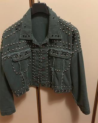 Giacca verde borchiata