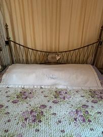 Meraviglioso tessile letto tela e ricamo a mano