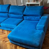 Divano blu con penisola e pouf – 290x110 cm