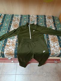 Tuta nike outlet verde militare