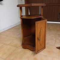 COMODINO ANGOLARE
