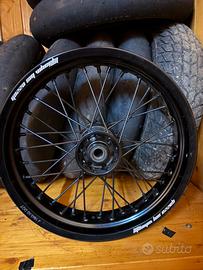 Cerchio anteriore da 16 per motard