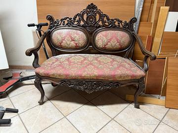 Divano del 1900 in legno massello