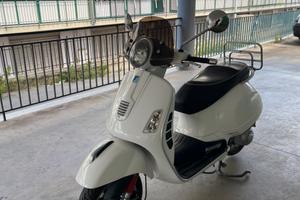 Vespa 300-9.000km-PERFETTA