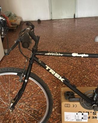 Mountain Bike Trek 820
