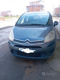 automobile Citroen C4 Picasso 