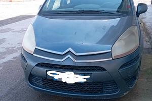 automobile Citroen C4 Picasso 