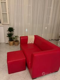 Divano 2 posti rosso + pouf coordinato