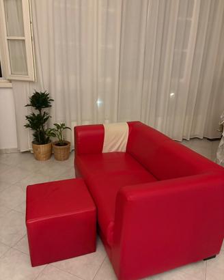 Divano 2 posti rosso + pouf coordinato