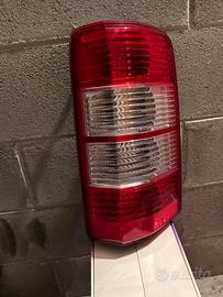 Fanale post dx Dodge Nitro