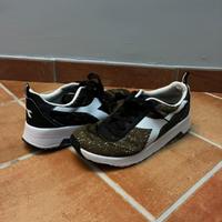 Scarpe Diadora nere e bianche