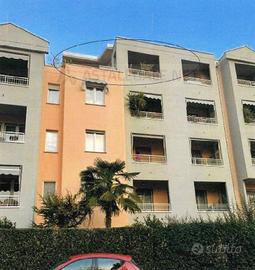 Immobile in asta di 324 m² con 3 locali e box auto