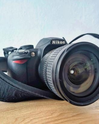 Nikon D3100 con Obiettivo 18-70mm