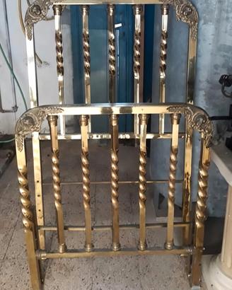 Letto singolo in ottone 