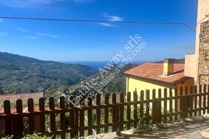 Casa indipendente di 80 m² con 4 locali a Perinald