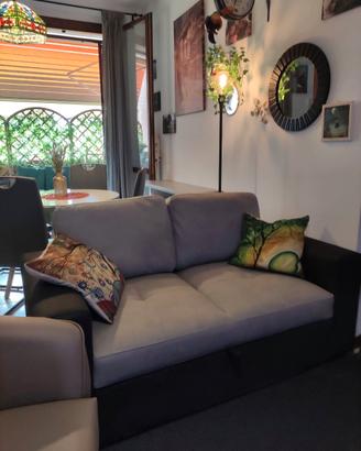 Divano relax due posti con meccanismo estraibile