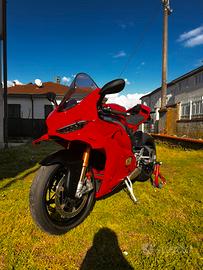 Panigale V4S 2025 accessoriata